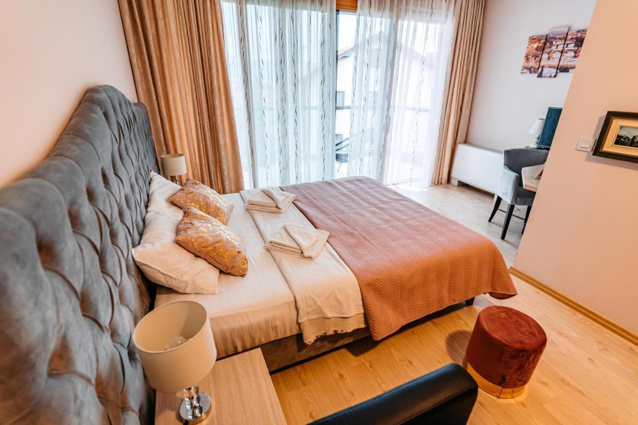 Hotel Lotos Depandans Ni Exterior foto