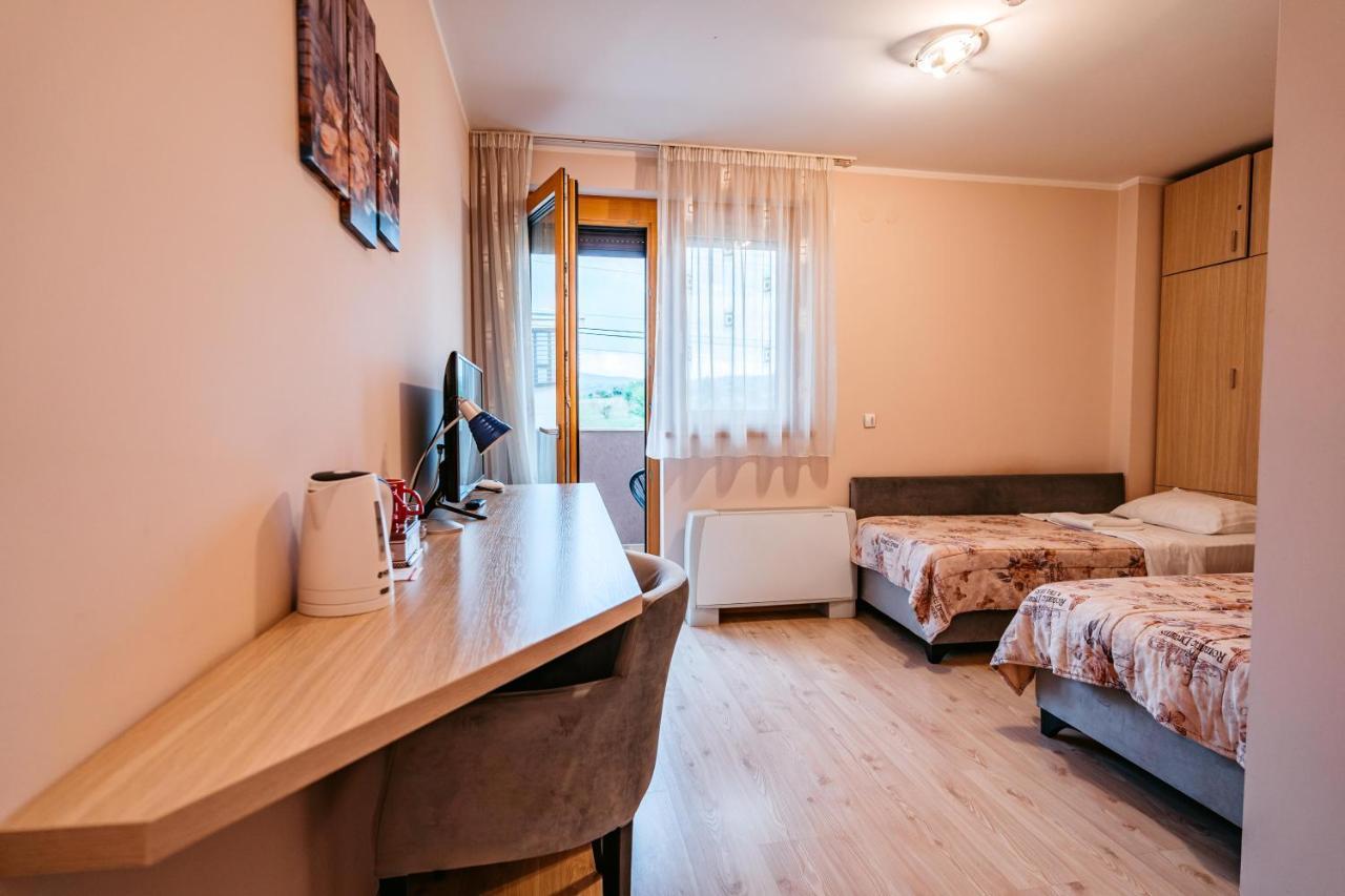 Hotel Lotos Depandans Ni Exterior foto