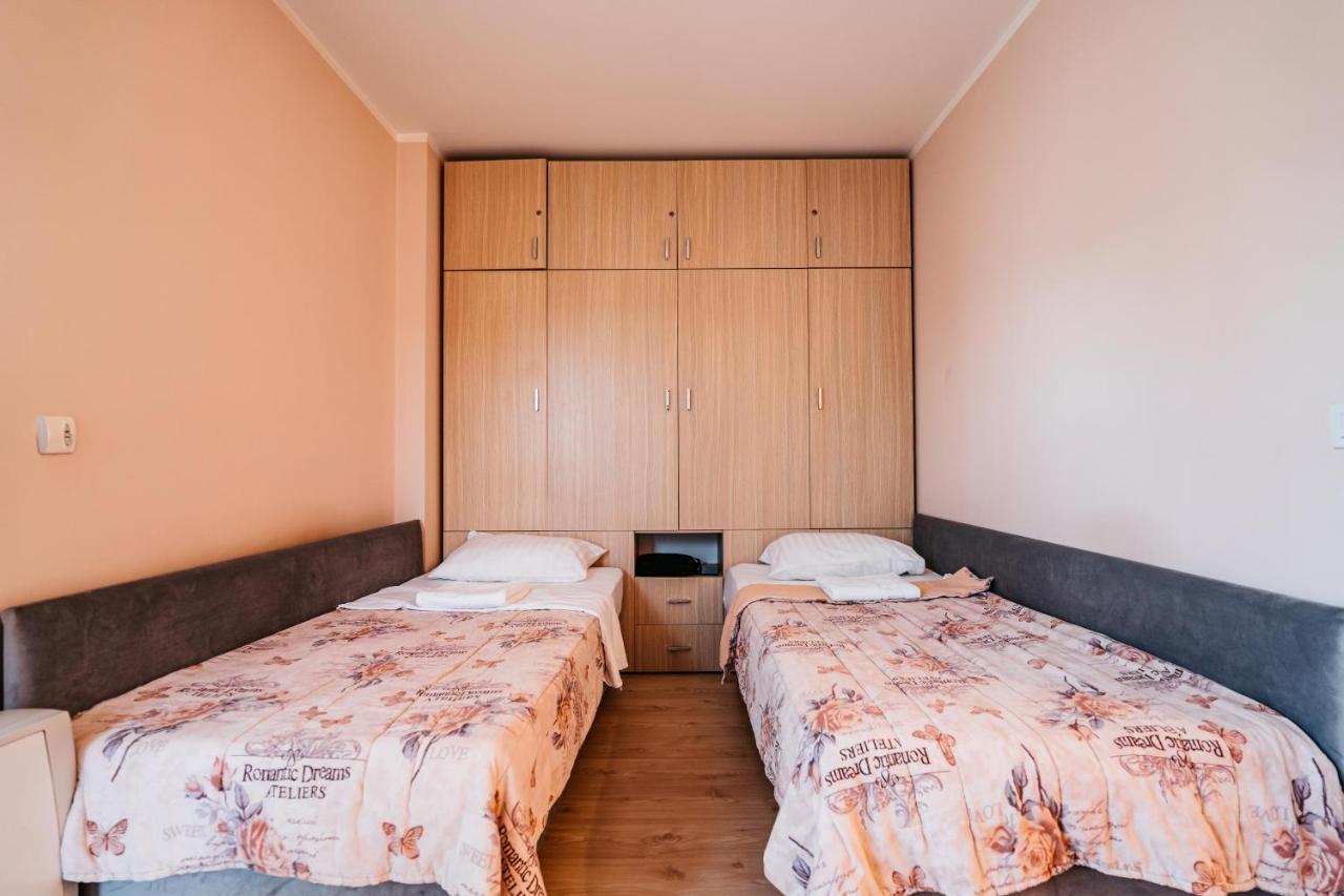 Hotel Lotos Depandans Ni Exterior foto