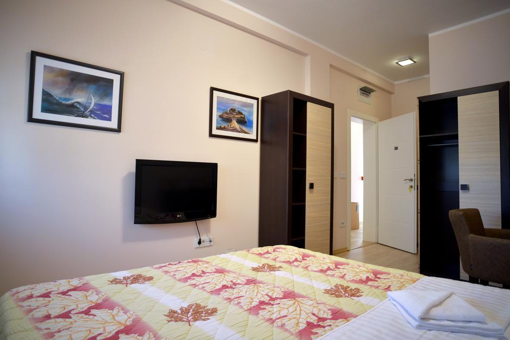 Hotel Lotos Depandans Ni Exterior foto