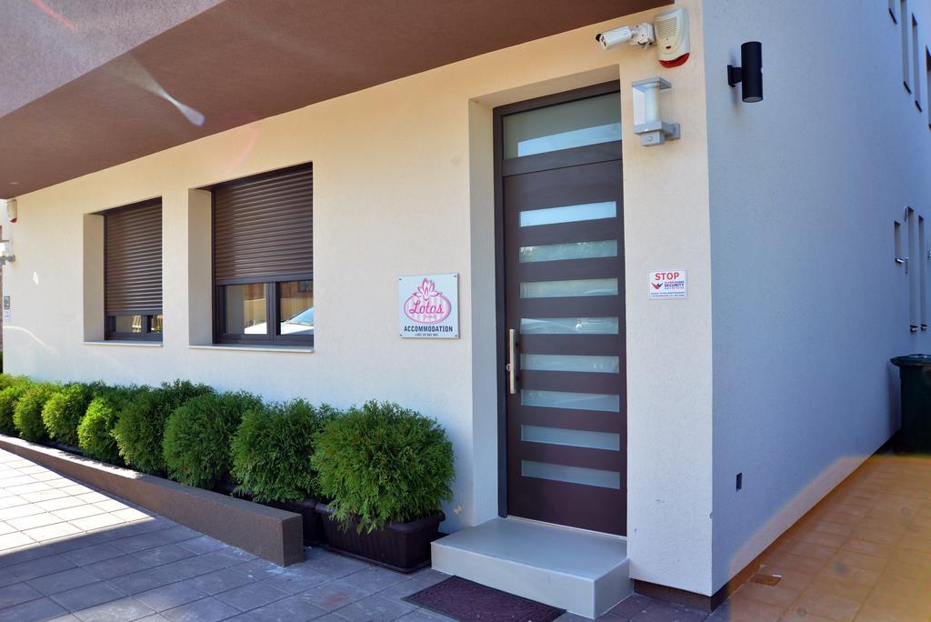 Hotel Lotos Depandans Ni Exterior foto